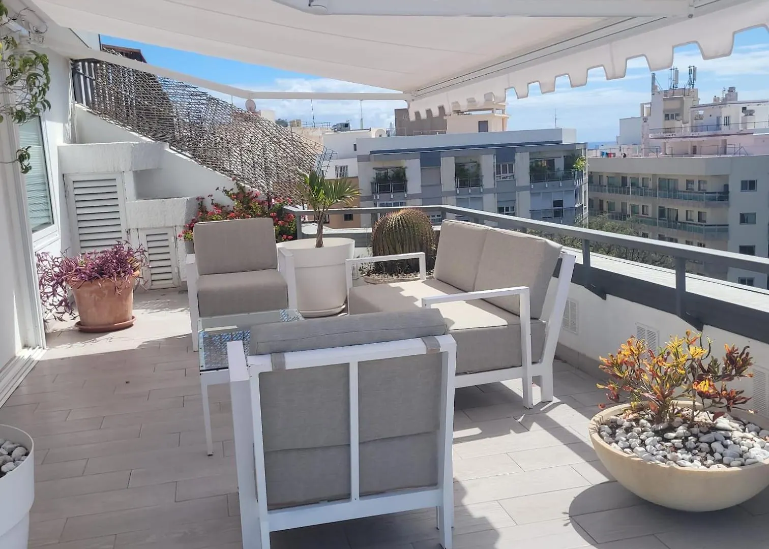 Sky Santa Cruz Penthouse Apartment